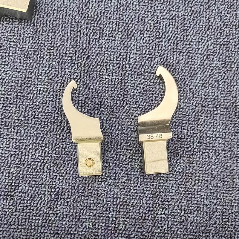 MIKUNI14 * 18mm de Cabeza Cuadrada llave de gancho de enchufe semicírculo Crescent gancho llave de torsión plug-in de cabeza