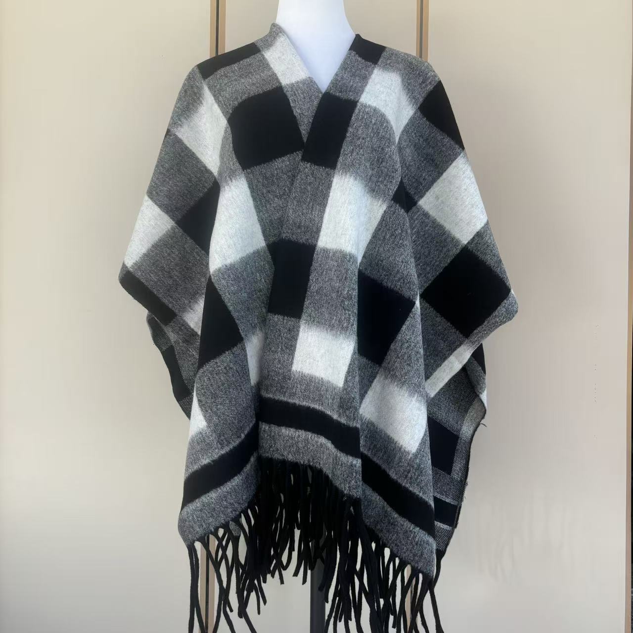 흑백 큰 사각형