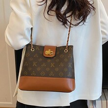 ���ֵ�����ϻ�朗lˮͰ����Ů�͹Ŷ������Іμ����������б��