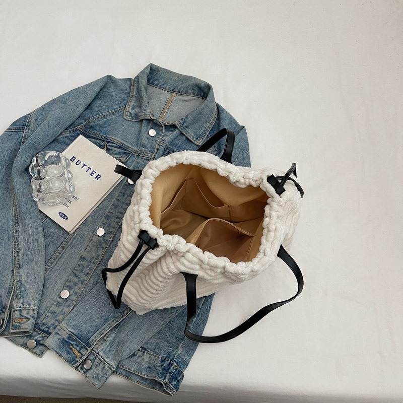 Bolso casual de terciopelo de gran capacidad para mujer 2024 nuevo bolso de pana de gran capacidad