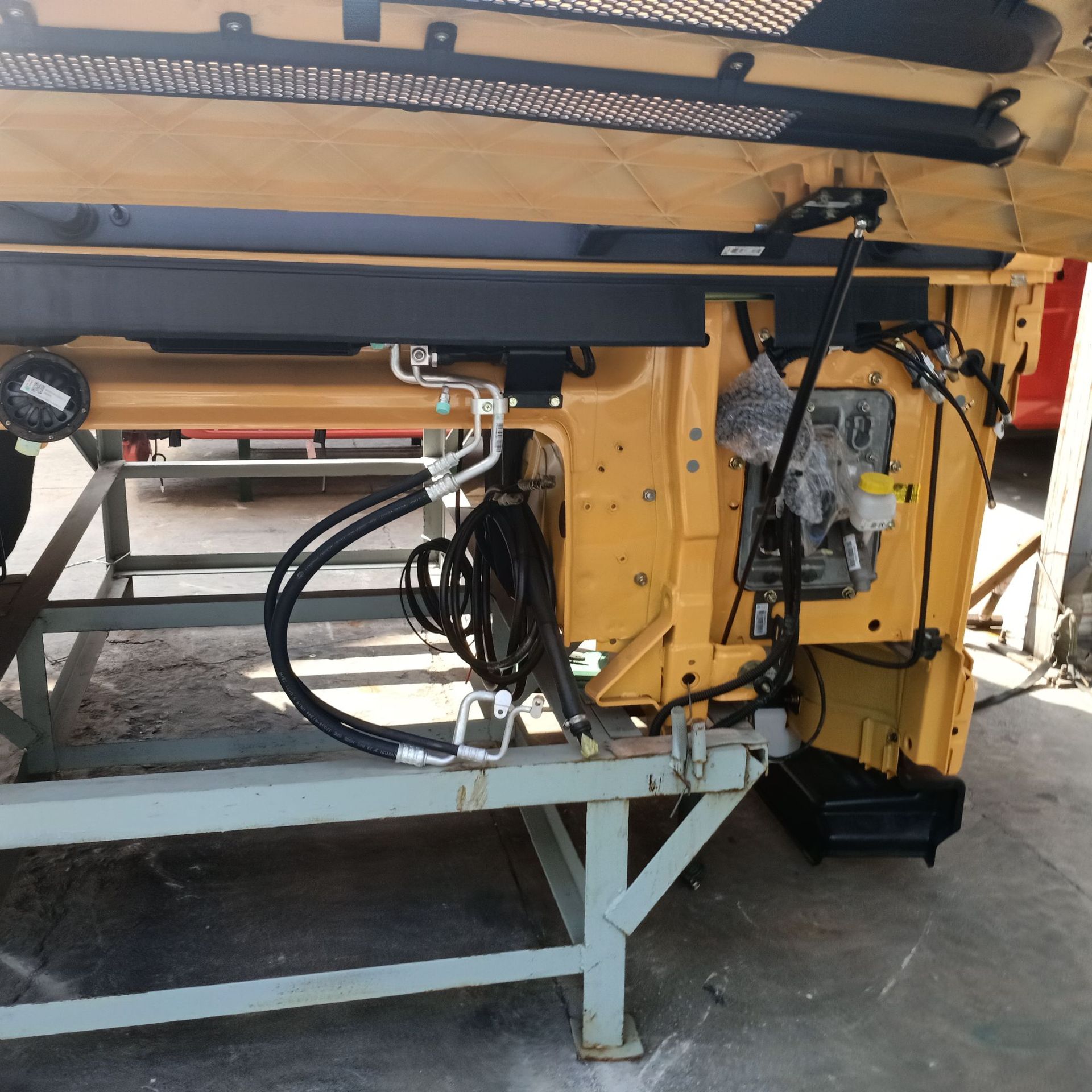 豪沃驾驶室 (32).jpg