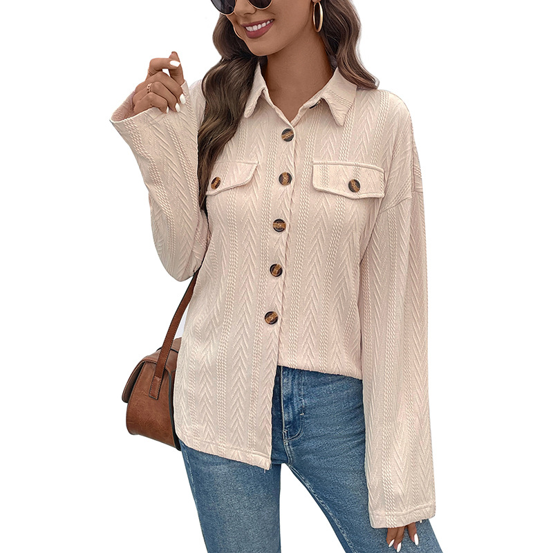 wczesnojesienna cienka jednokolorowa koszula dzianinowa tekstura koszula marynarka bluzka z klapami na guziki_voghion.com