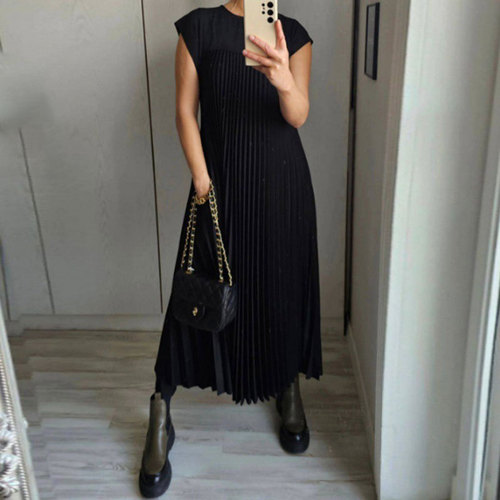 Spring Dress for European and American Women - Elegant and Fashionable, Round Neck, Sleeveless, Pleated Long Dress