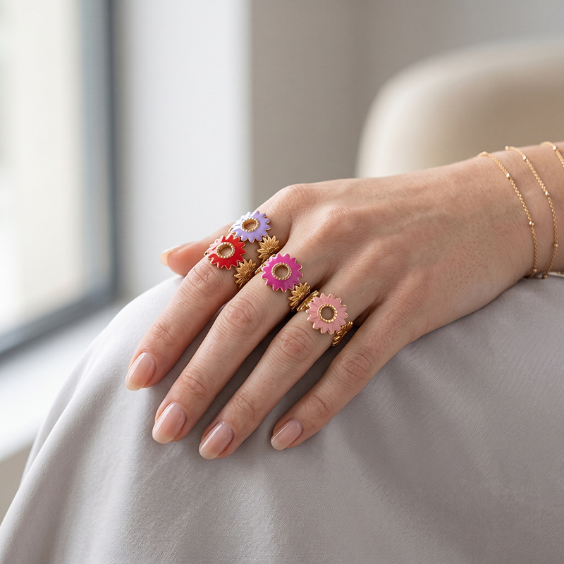 Tina Europa y los Estados Unidos acero inoxidable transfronterizo moda color hueco flor nicho diseño personalidad anillo joyería al por mayor