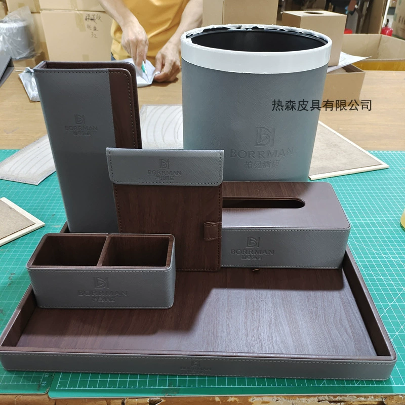 Высококачественный набор кожаных изделий в отеле Berman