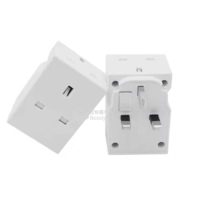 一拖三英标英规转换插头  带保护门13A英式转换插座 新加坡转接头