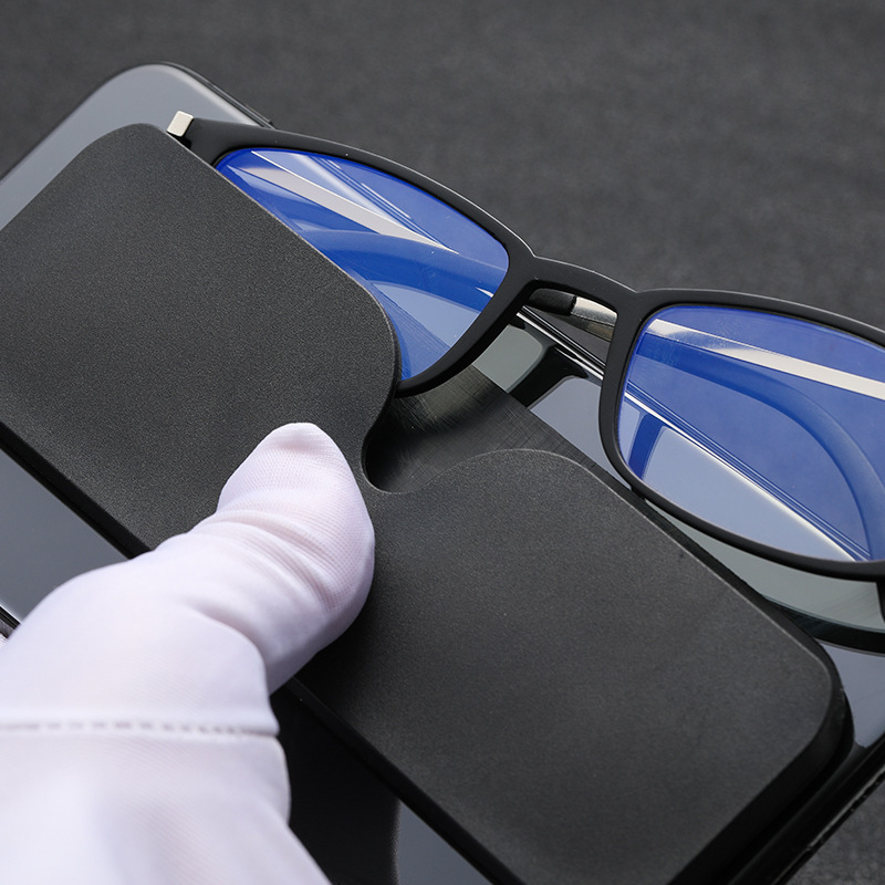 Ultra-thin stainless steel reading glasses that will not be lost can be attached to the phone shell reading glasses portable high-definition anti-blue light Ultra-thin stainless steel reading glasses that will not be lost can be attached to the phone shell reading glasses portable high-definition anti-blue light