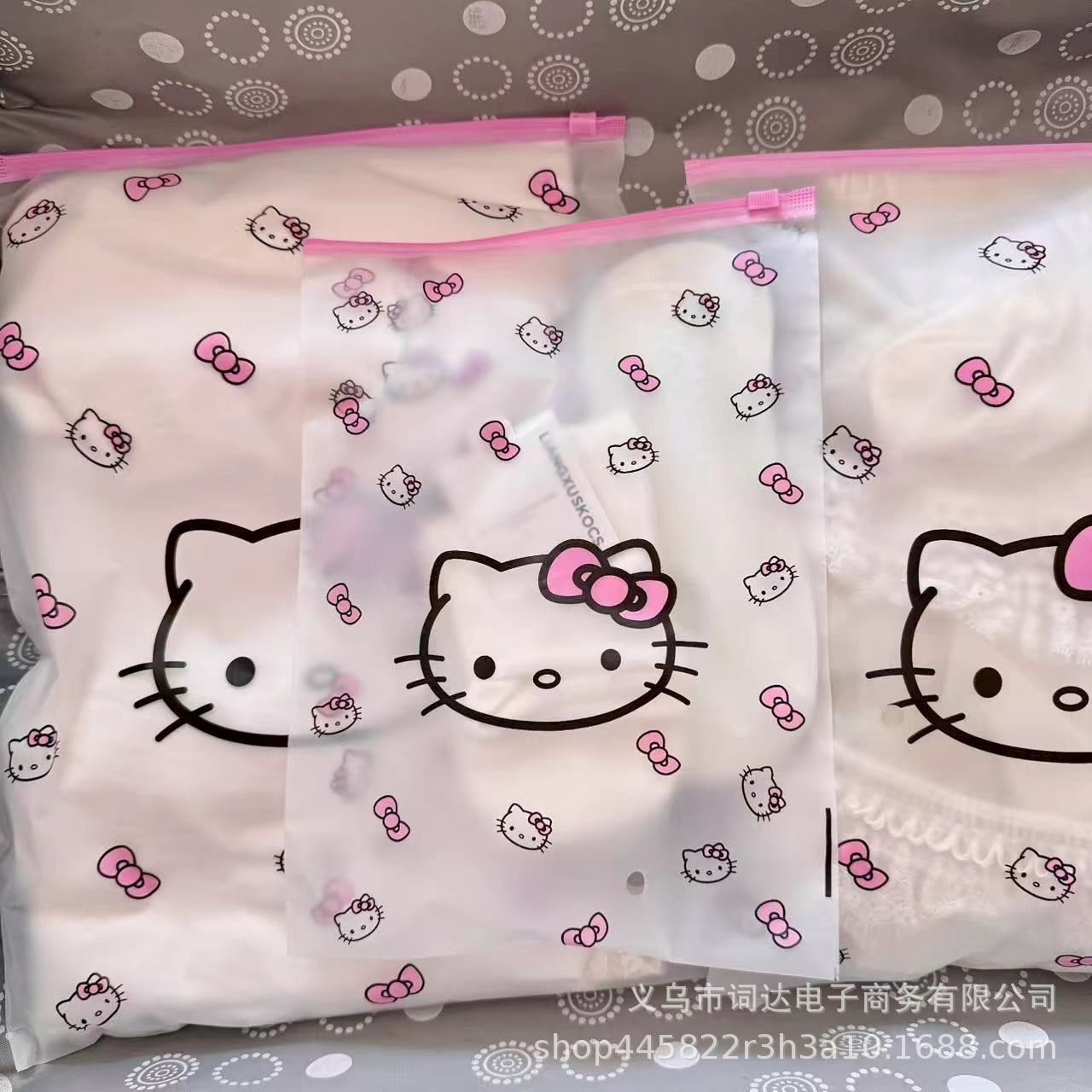 Hello kitty, storage bag for traveling, underwear, uniform, container, suitcase 2