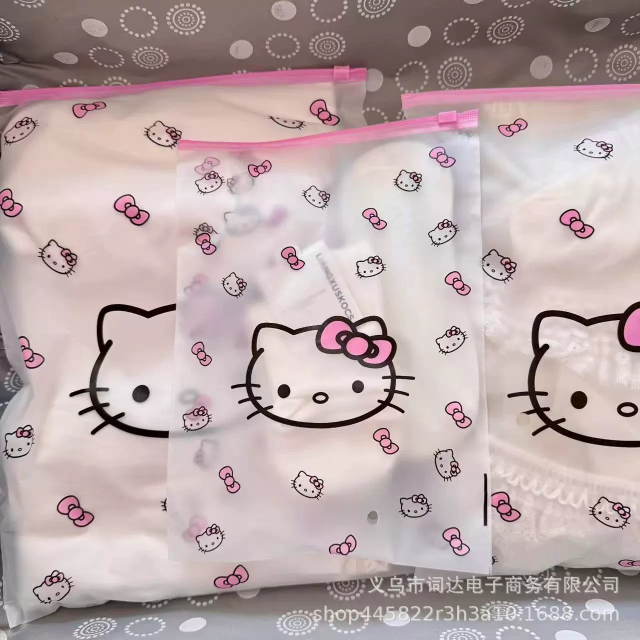 Hello kitty, storage bag for traveling, underwear, uniform, container, suitcase