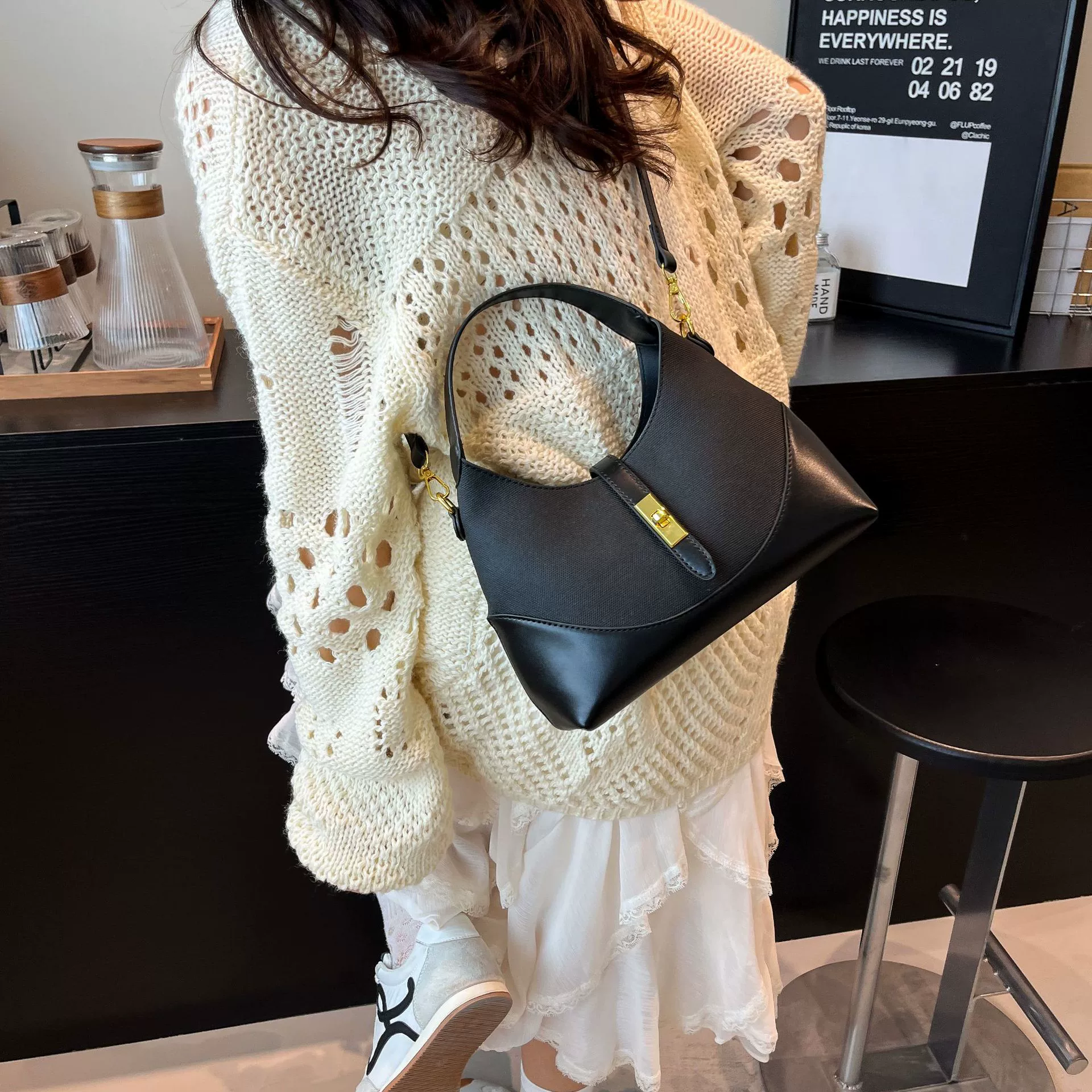 Small design shoulder bag, handheld underarm bag, high-quality style