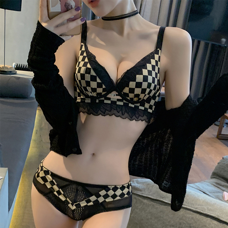 Underwear Women's Emotional Plaid Small Chest Push-up Large Bra Set Thickened Flat Chest Bra Sexual Beautiful Back Parammary