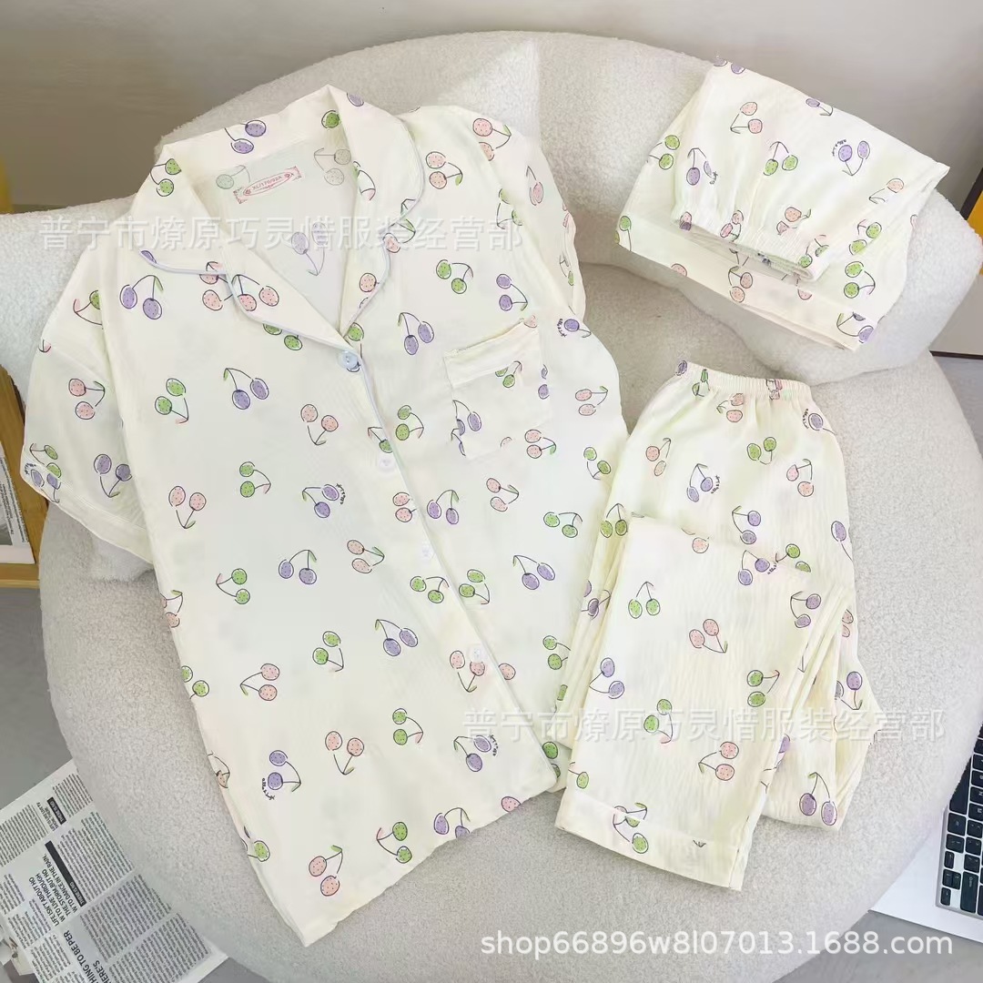 Hermosos pijamas de tela de rabu mujeres primavera y otoño verano nubes de algodón dulce mangas cortas pantalones cortos de tres piezas ropa para el hogar