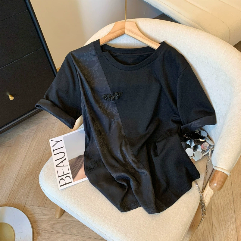 Фактический снимок женской летней одежды больших размеров 2025 года, нового жаккардового топа на пуговицах в китайском стиле с уникальным дизайном, футболки с короткими рукавами.