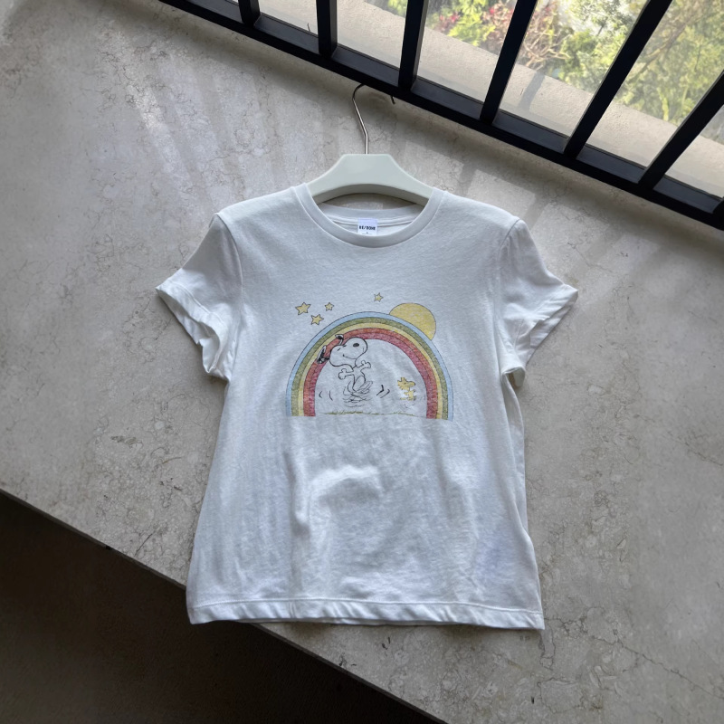 2026 Summer New Snoopy Star Print Short-Sleeve T-Shirt for Women, Vintage Distressed Slim-Fit Versatile Casual Top 2026 Summer New Snoopy Star Print Short-Sleeve T-Shirt for Women, Vintage Distressed Slim-Fit Versatile Casual Top