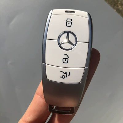 Car Keys, Suitable for Cadillac - new-mercedes-benz-white-model-with-circuit-board-lights-up-open-teeth-and-buckle