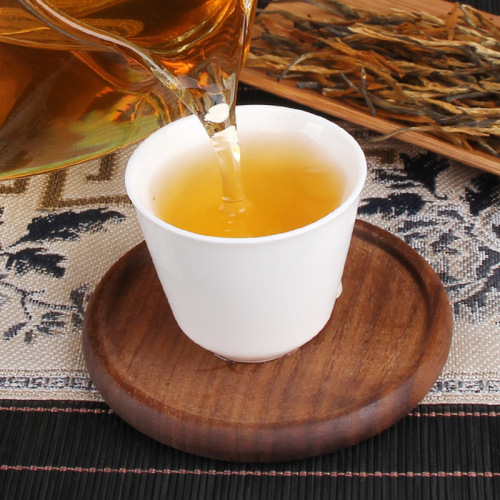Dian Black Tea Raw Material Yunnan Black Tea Classic 58 One Bud One Leaf Pine Needle Honey Aroma Black Tea Silver Needle Straight Strip Tea Leaves