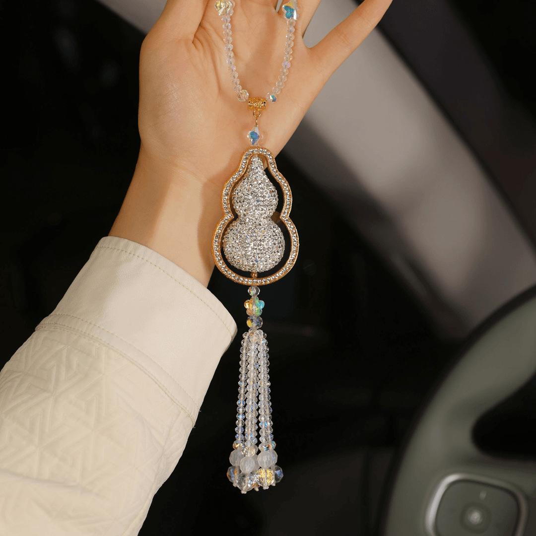 Colgante de calabaza con diamantes ligeros de lujo para automóviles colgante de calabaza sensación de decoración interior de automóviles colgante de espejo retrovisor de automóvil mujer