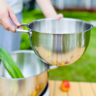 Export to Germany with handle practical 304 stainless steel dish washing basin egg beating basin vegetable salad basin thickened and raised