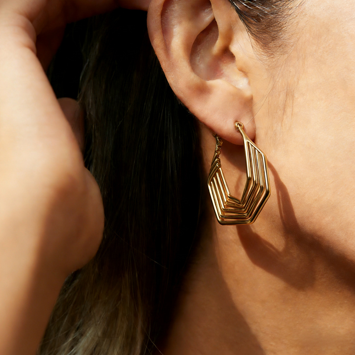 Taina acero dorado de acero inoxidable de alta calidad, nicho, pernos de acero de titanio de estilo femenino, auriculares personales