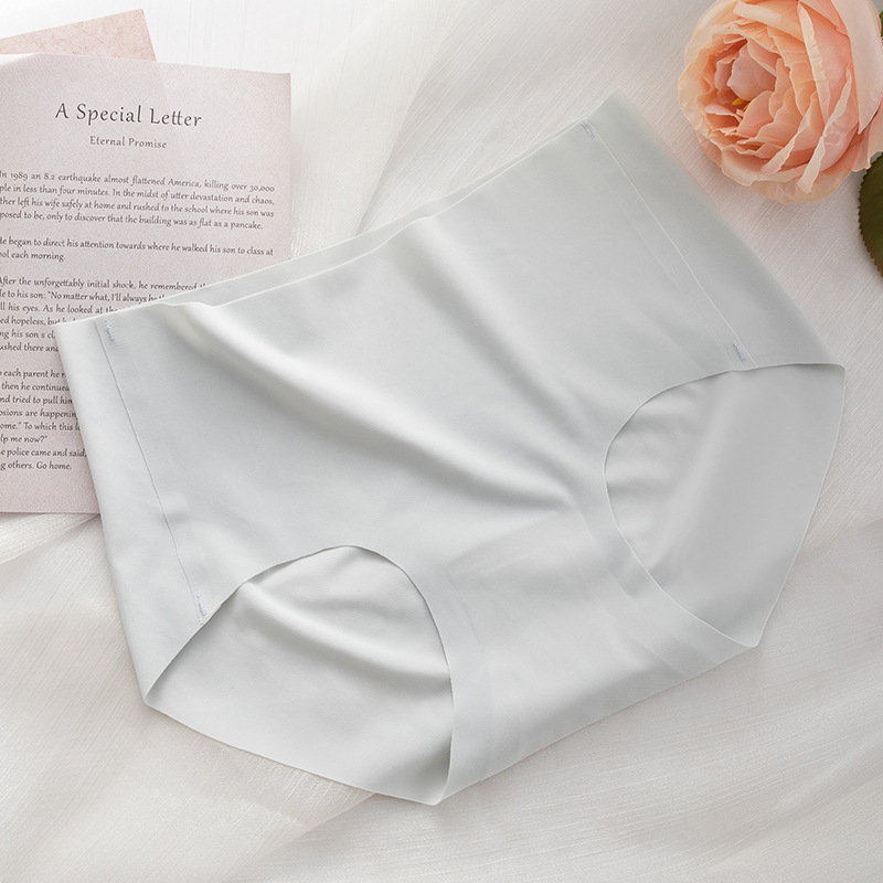 Peach Hip una pieza de ropa interior sin costuras Seda de hielo para mujer Algodón puro desnudo ligero entrepierna antibacteriana cadera Levantamiento de cintura media ropa interior de niña