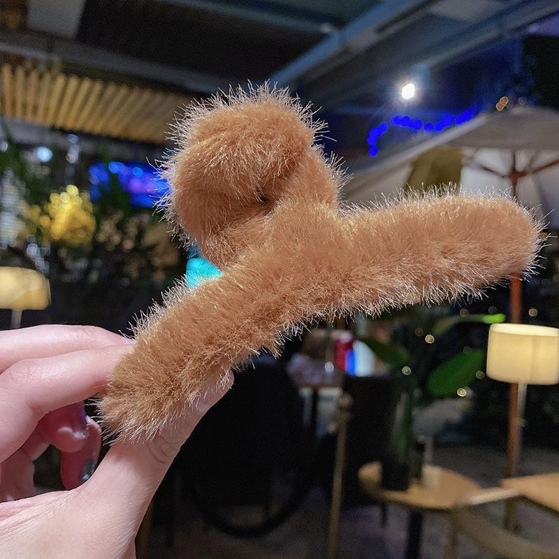 Clip de pelo de peluche cuchara trasera clip de pelo grande clip de otoño e invierno nuevo clip de pelo clip de tiburón clip tocado para las mujeres