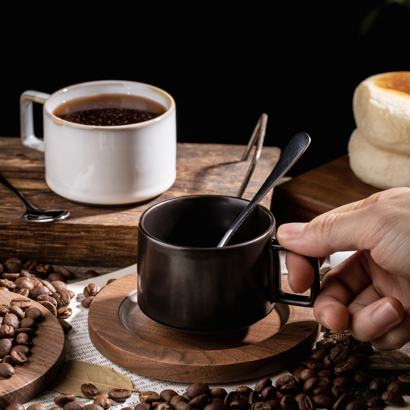 Mini taza de café americana pequeña taza de cerámica taza de taza de agua taza con taza de nuez cucharas al por mayor