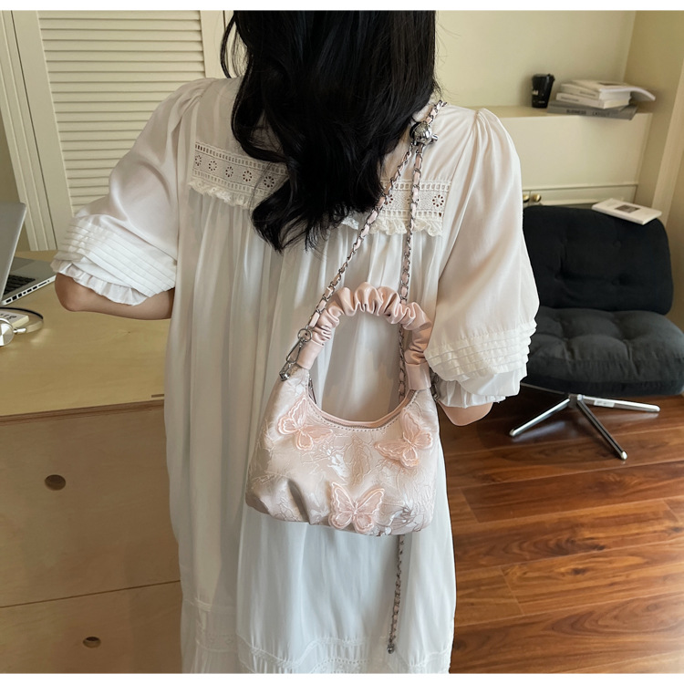New Chinese-style embroidered bag for women, 2025 new summer commuting crossbody bag, niche ancient-style hand-held bucket bag undefined