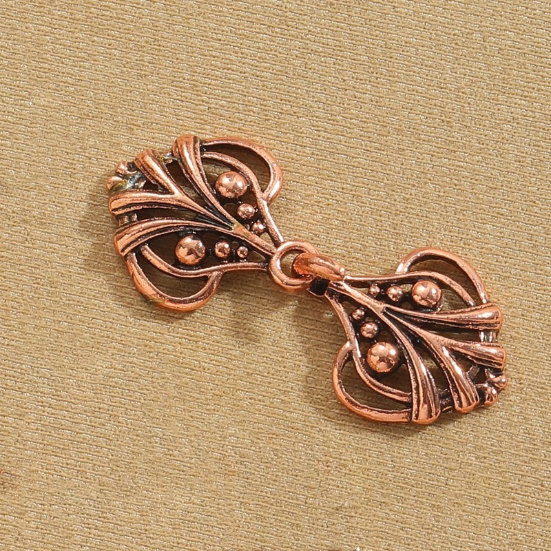 하트 모양의 잔디 버클 BC1050 고대 적색 구리 (클립 제외)