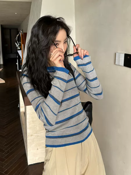 Casual and Sophisticated Round-Neck Sweater for Women, 2026 New Autumn and Winter Style, Retro Pullover Striped Knitwear for Women