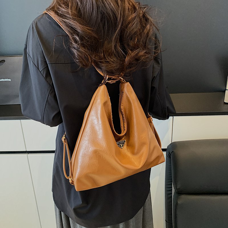 Bolso de mujer de gran capacidad primavera y verano 2025 nuevo tipo de mochila de cadena mochila de hombro de alta calidad sensación de viaje bolsa