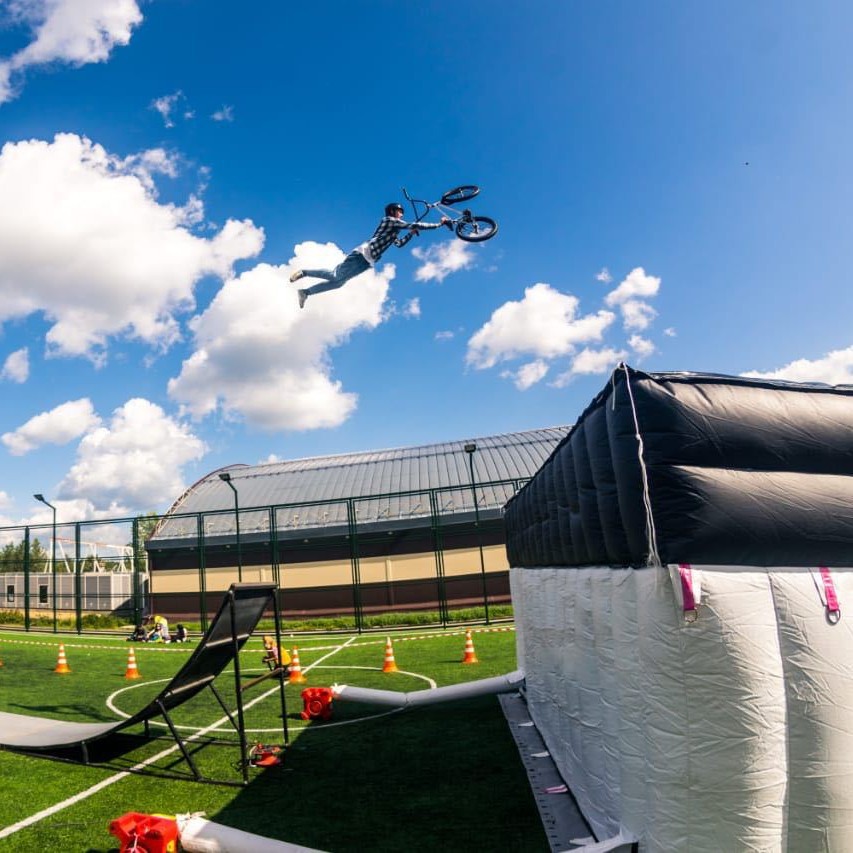 Deportes extremos al aire libre MTB inflable truco salto de seguridad cojín airbag aterrizaje entrenamiento rampa colchón FMX