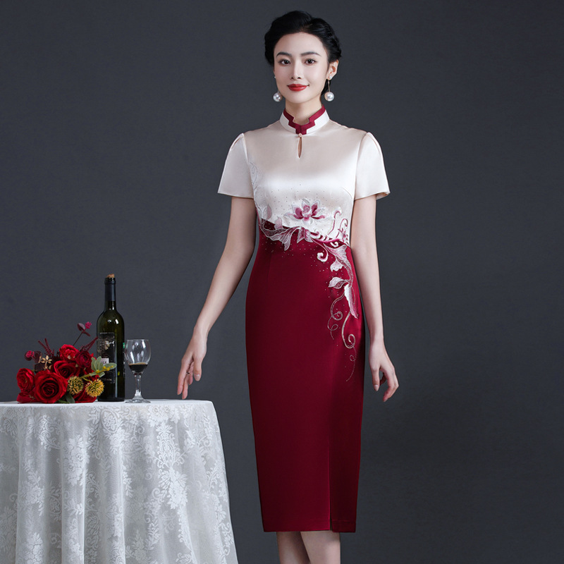 Young Mother's Wedding Dress Improved Embroidery Mother-in-law Wedding Dress Cheongsam Noble Temperament Slimming Cheongsam Stand Collar