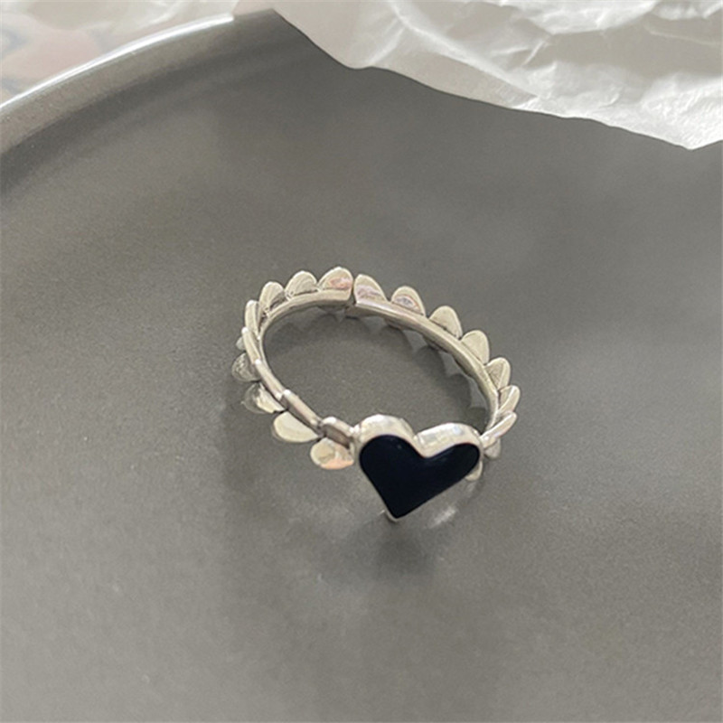Epoxy Black Heart Ring Female Korean Fashion Open Copper Jewelry Wholesale display picture 3