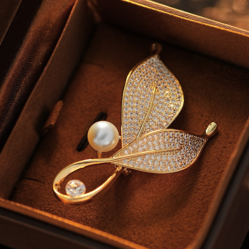 Thousand family silver day cat treasure explosions rosemary brooch Korean temperament zircon leaf corsage accessories a generation of hair