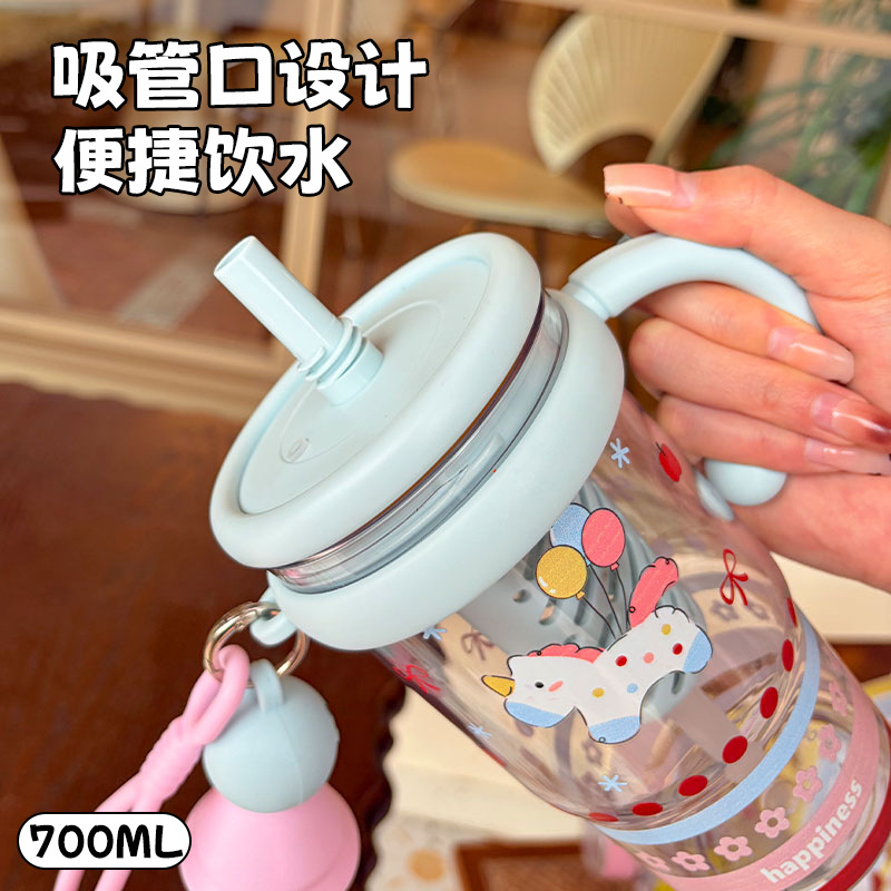Nuevo tipo de gran capacidad de dibujos animados de plástico taza de hielo para niñas in oficina de paja de taza de hielo para estudiantes