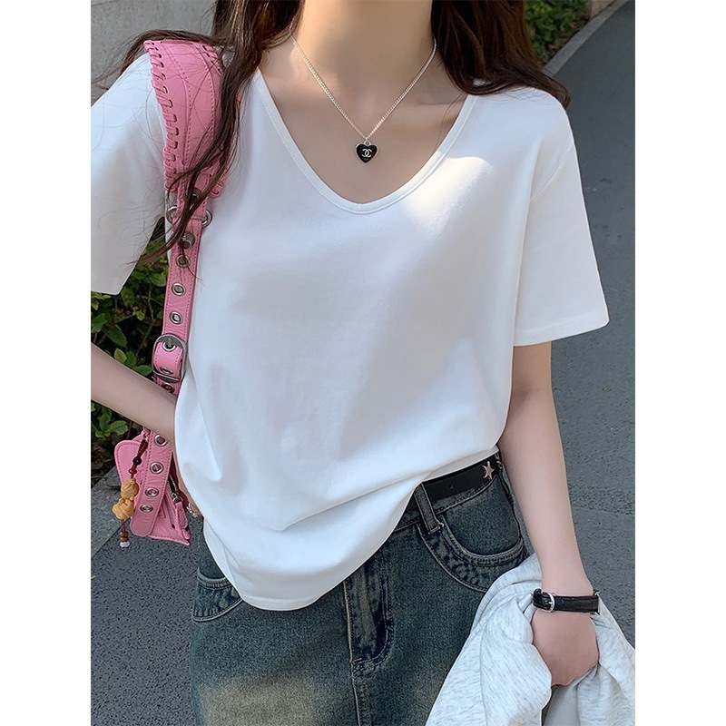 白いU襟の肩の半袖のtシャツの女性の夏の2025新型のゆったりした純色の底のシャツの中にギャルの上着を掛けます。|undefined