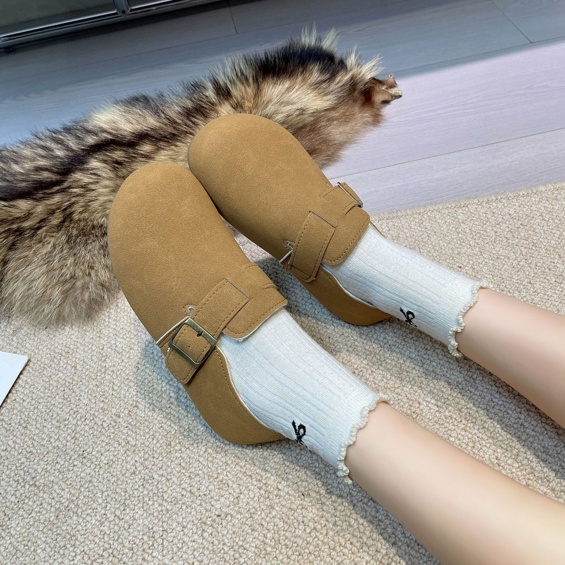2026 invierno nuevo tipo de damas con una base plana y terciopelo calentador Bocken zapatos para mujeres