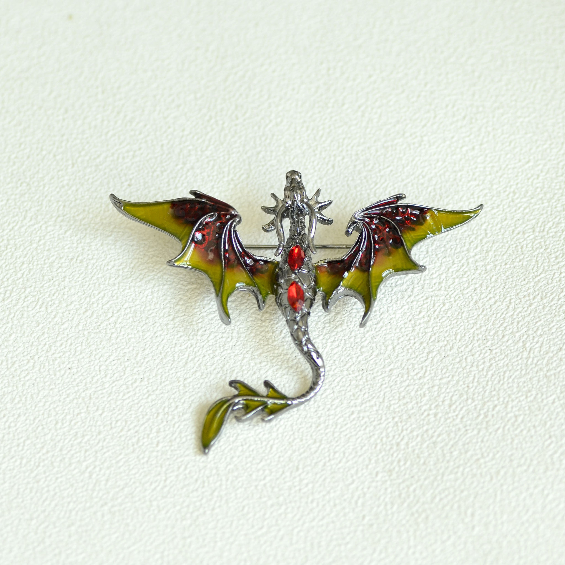 Nuova spilla a forma di drago in smalto, spilla con animali di moda europea e americana, vendita calda transfrontaliera, versatile, intarsiata con diamanti_voghion.com