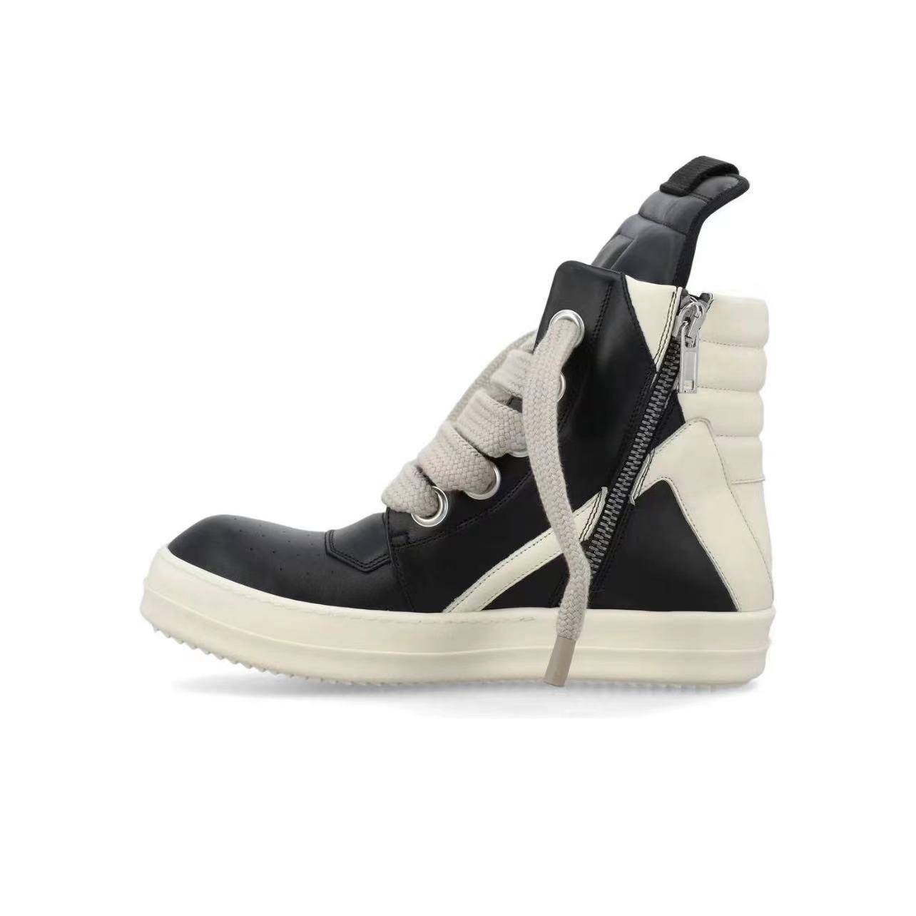 Inverted triangle black thick shoelaces