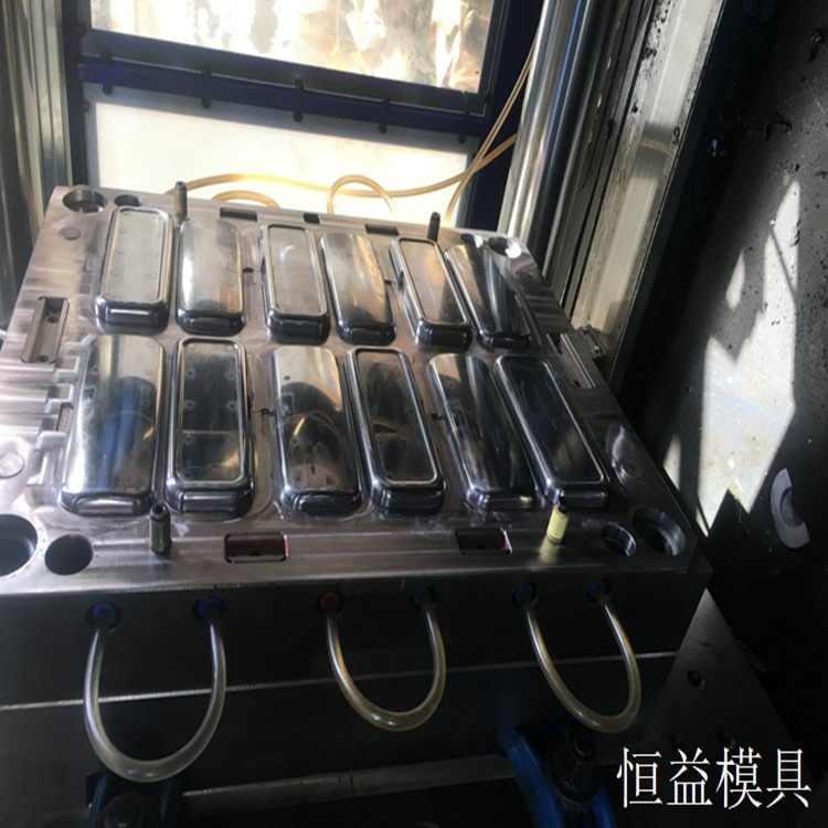 挡泥板安全帽拉手塑料模具气辅模具橡胶模具黄岩模具铝壳压铸模具