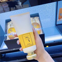 韓国のGongchenxiang洗顔料フォームディープクレンジング穏やかな水分補給毛穴を縮小180mlクレンジング