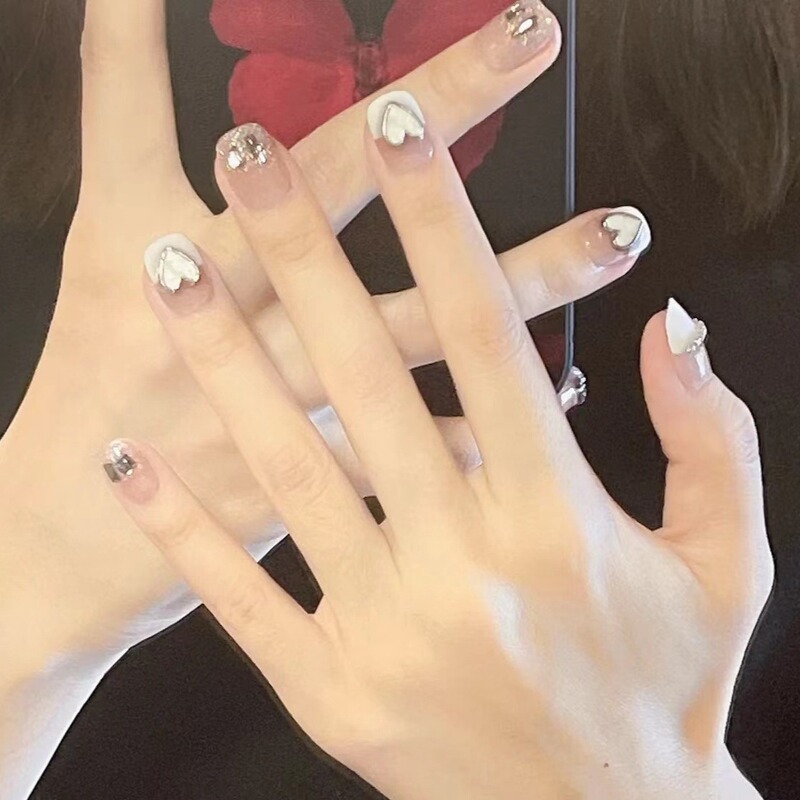 Mother-Of-Pearl Heart-Shaped French Short Nails with Zircon Diamonds, Ice-Clear Short Press-On Nails, Crystal Nail Art Decorations, Iridescent Nail Pieces