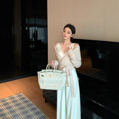 優しい風のスーツの婦人服の純粋な欲のレースのベストの中でストラップのニットのセーターの上着のまっすぐな筒の広い足の長いズボンを掛けます。