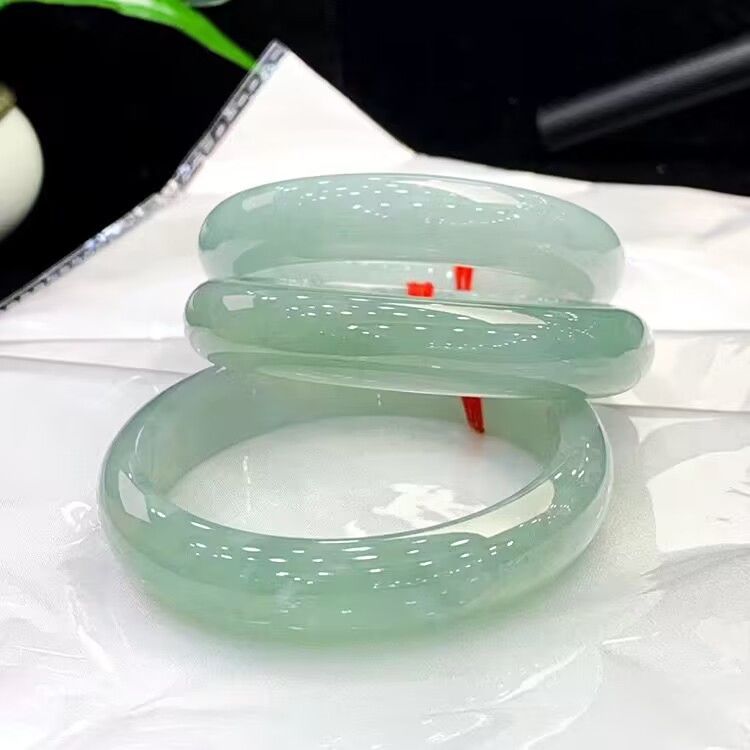 Vòng tay ngọc bích Miến Điện chính hãng – màu xanh lá nhạt phong thủy (đường kính trong 54–62 mm) chi tiết 7