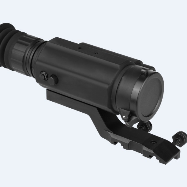 微光夜视仪专业的底座导轨全金属外壳可视距离300米0.71高清OLED