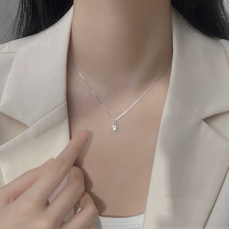 韩版ins简约夏季锆石水滴吊坠项链女小众百搭合金配饰几何锁骨链
