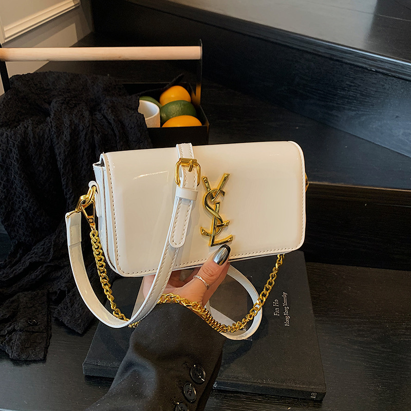 Bolso cuadrado pequeño retro transfronterizo para mujer 2025 nuevo estilo explosivo bolso de hombro de alta gama moda bolso popular de este año