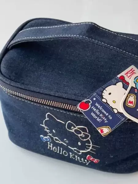 Kitty Makeup Bag Large Capacity Portable Toiletry Storage Bag for Girls 2025 New Stylish Design Travel Handbag
