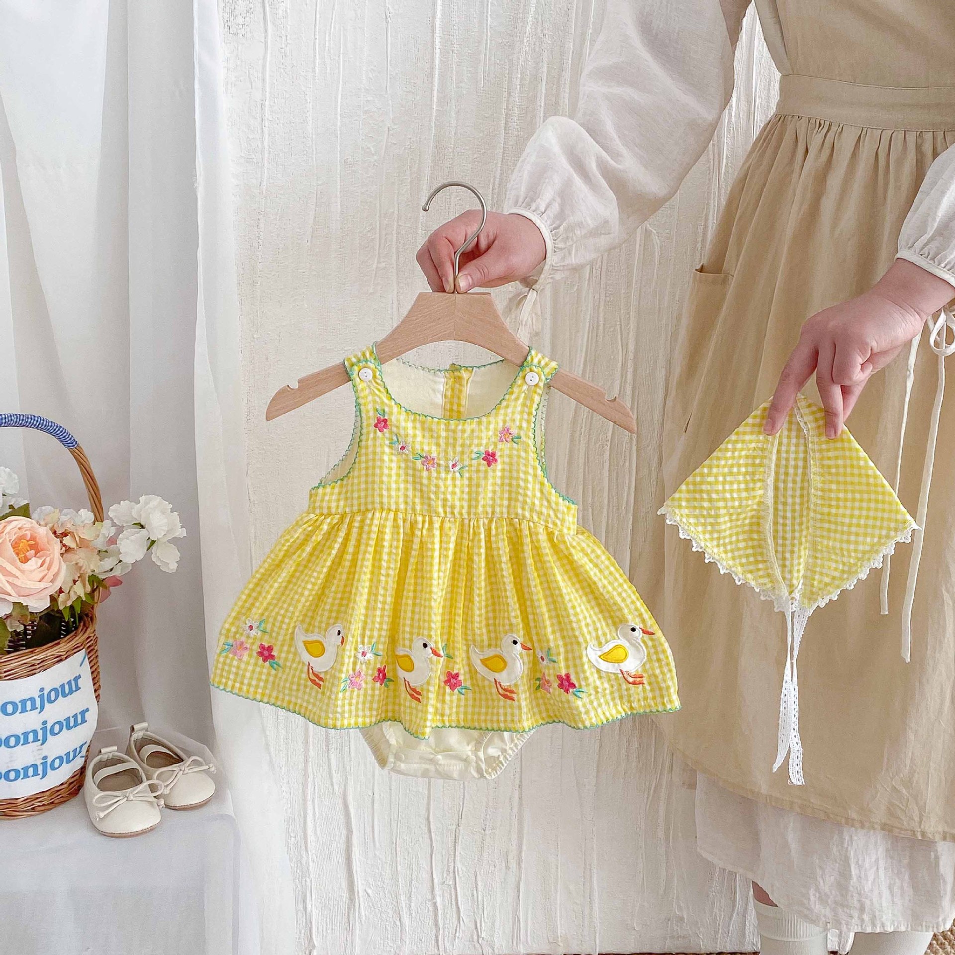 Baby Girl Clothes Summer Clothes Baby dress Cute Duckling Yellow Plaid Hare Group Sleeveless Bag Fat Clothes Class A