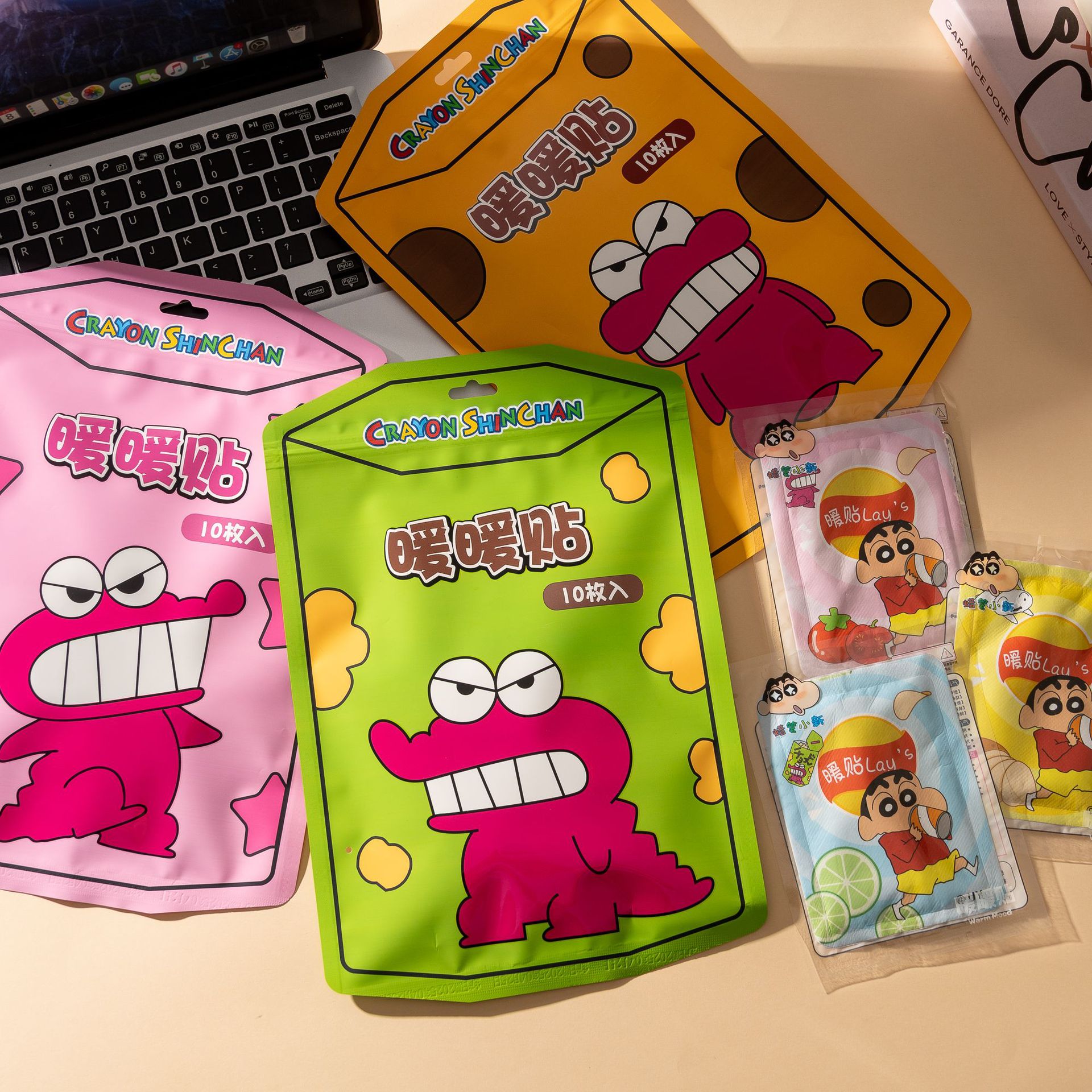 El interior de XiaoXin No. 3 se envía al azar.